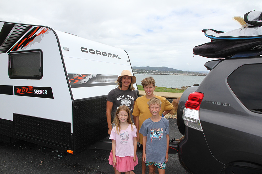 Brooke-Hanson-and-family-group-2_1.jpg Brooke-Hanson-and-family-group-2_1.jpg